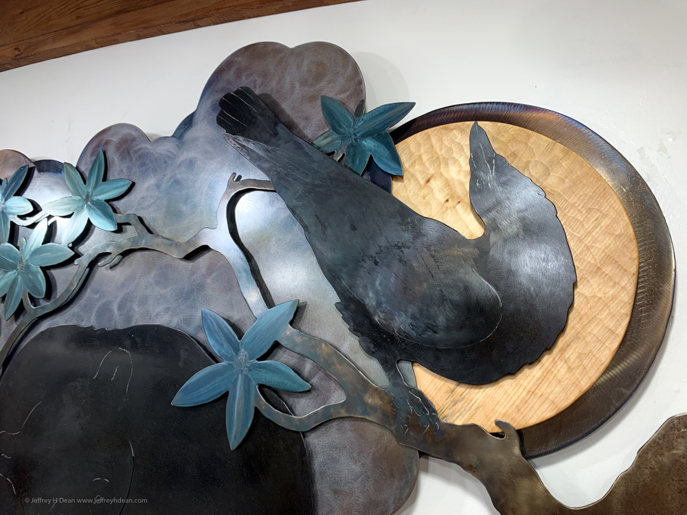 Fishing Bear with Raven - Image 3